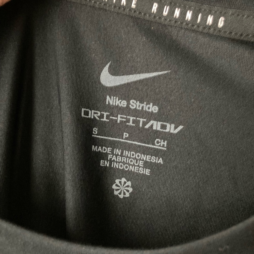 Nike Men's Dri-FIT ADV Stride Long Sleeve T-Shirt - Picture 2 of 4